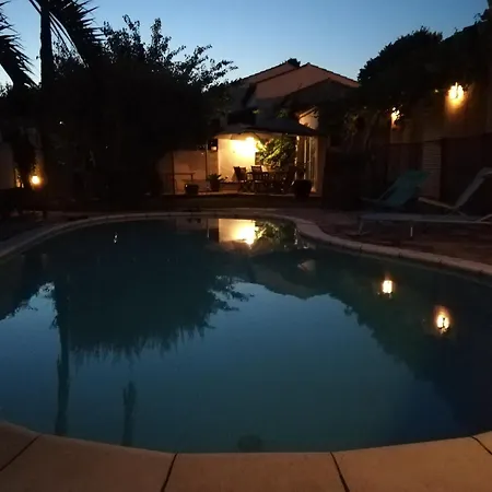 Avec Piscine Prive ,plages A 7 Min ,5km Villa