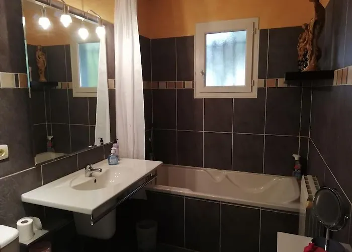 Villa Avec Piscine Prive ,plages A 7 Min ,5km