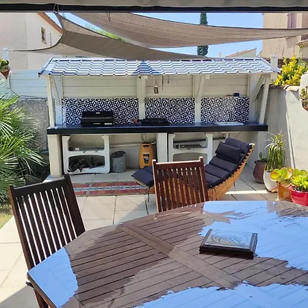 Avec Piscine Privé ,plages à 7 Min ,5km *